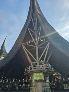 10 Jahre Treue belohnt: Ein Wochenende im Efteling-Park für unseren Mitarbeiter!